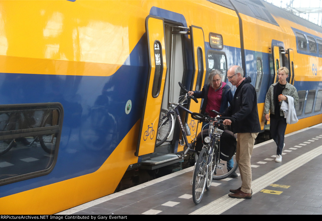 NS VIRM #9413 - Nederlandse Spoorwegen 